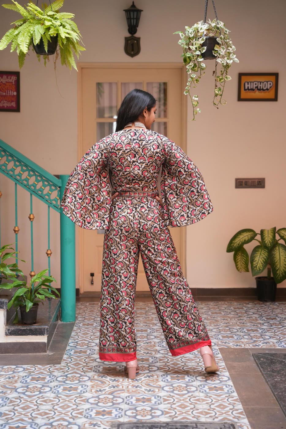 CRIMSON RED-FLOWER GOLD 2-PIECE CORD-SET