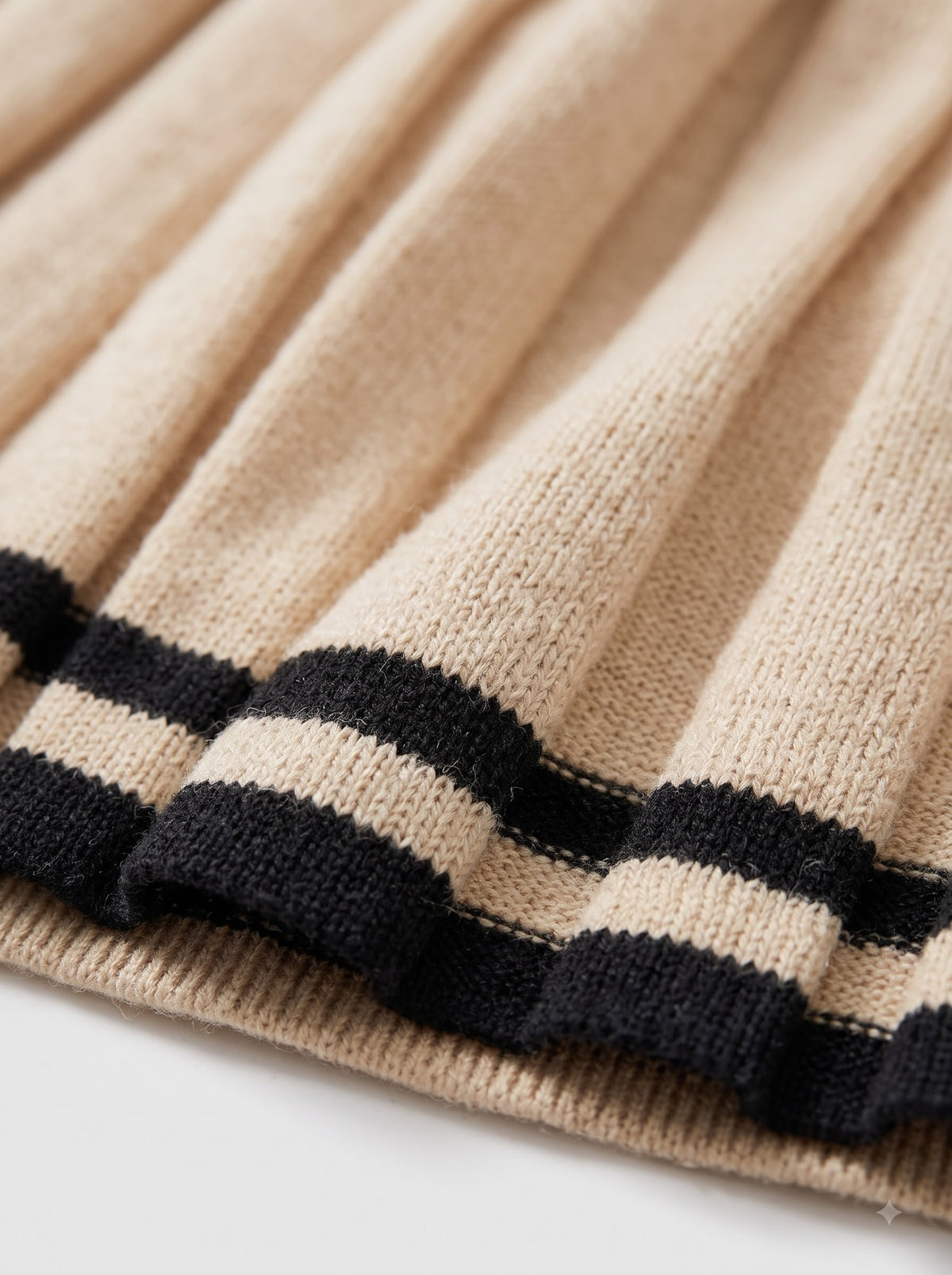 Ivory Contrast Knit Pleated Skirt